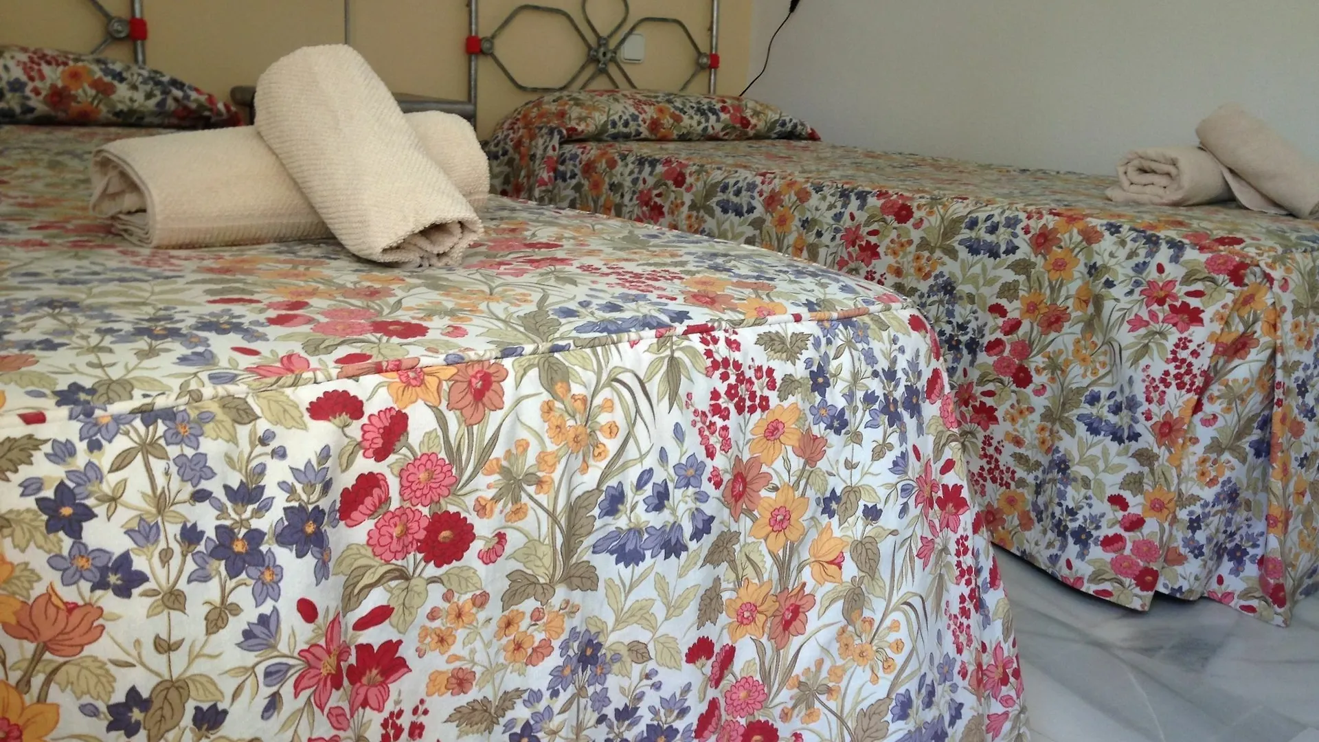 Appartement Apartaluz Marbella Costabella ,Satelite, Wifi, Pk